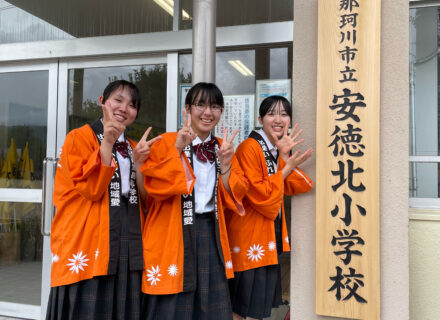 安徳北小3年生にマルシェを紹介 〜実行委員生徒がゲストティーチャーに挑戦〜